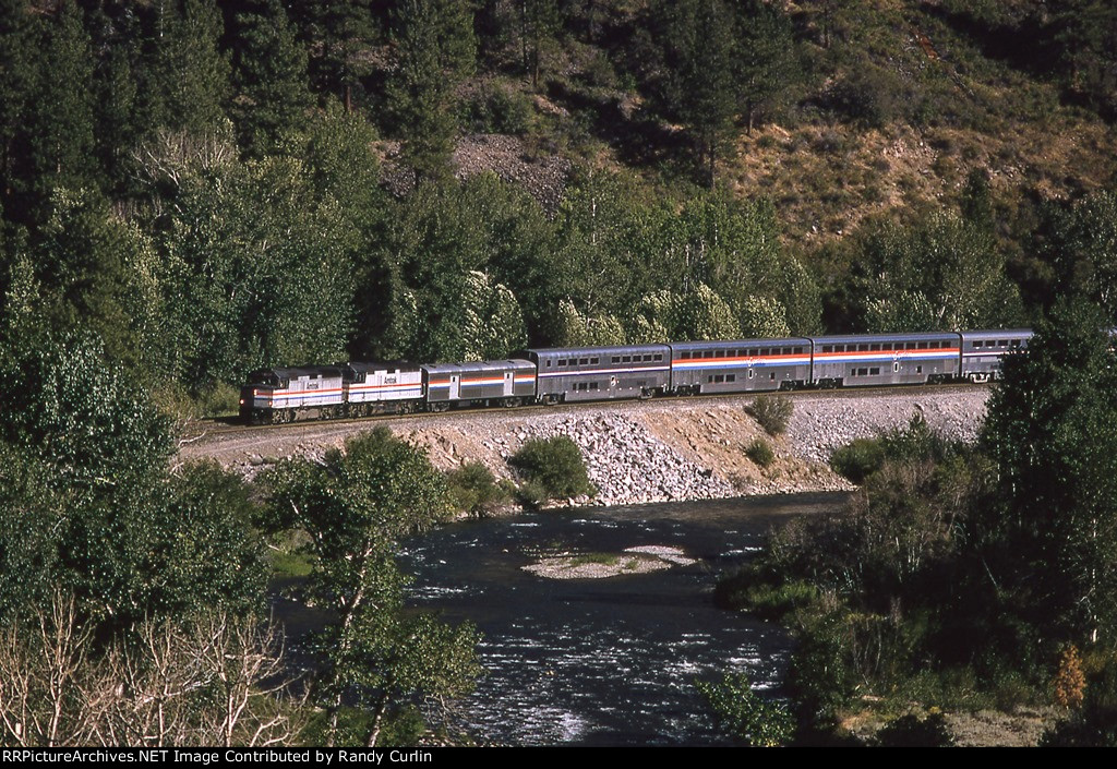 Amtrak #6 along the Truckee River